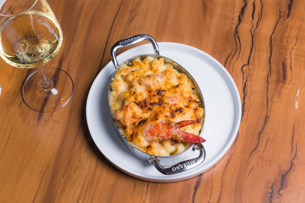 The Maple Room Restaurant & Lounge | restaurant | 377 Maple Ave W, Vienna, VA 22180, USA | 7032235534 OR +1 703-223-5534