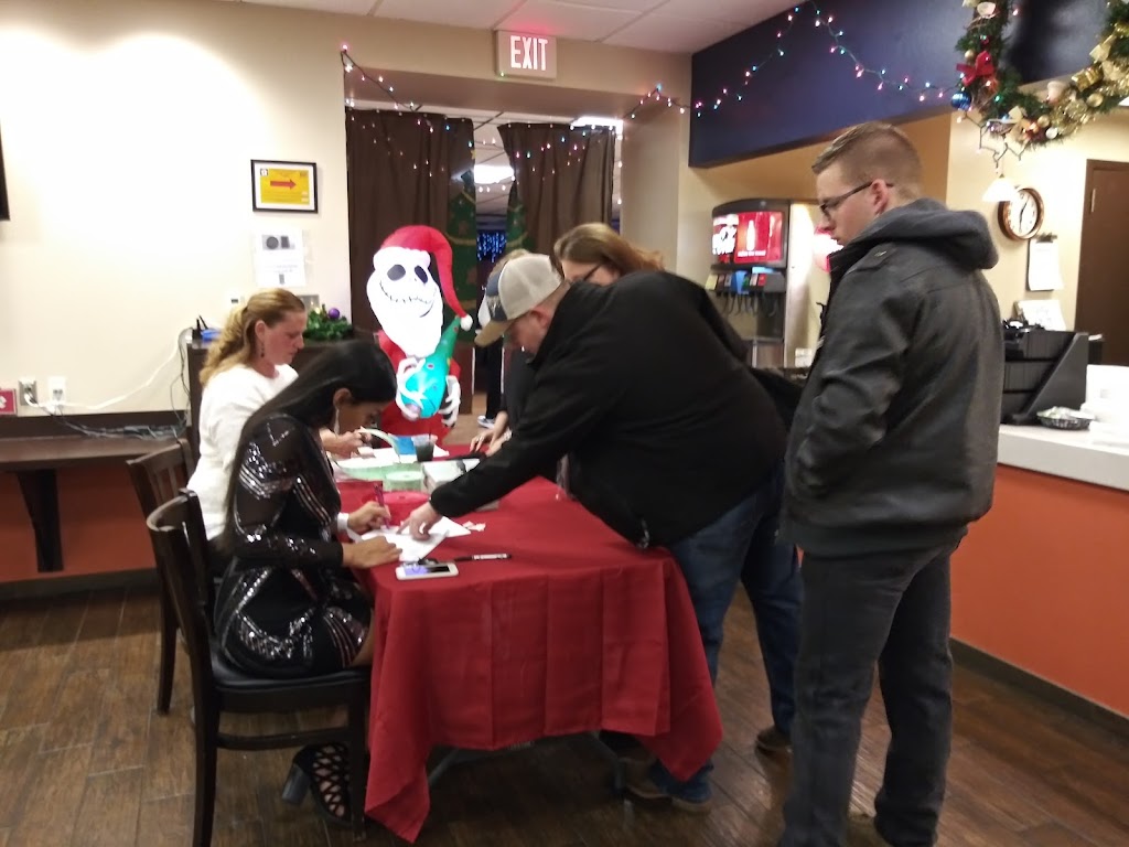 Tailgate Sports Lounge | restaurant | 108 Cunningham Ave, Cannon AFB, NM 88103, USA | 5757842448 OR +1 575-784-2448