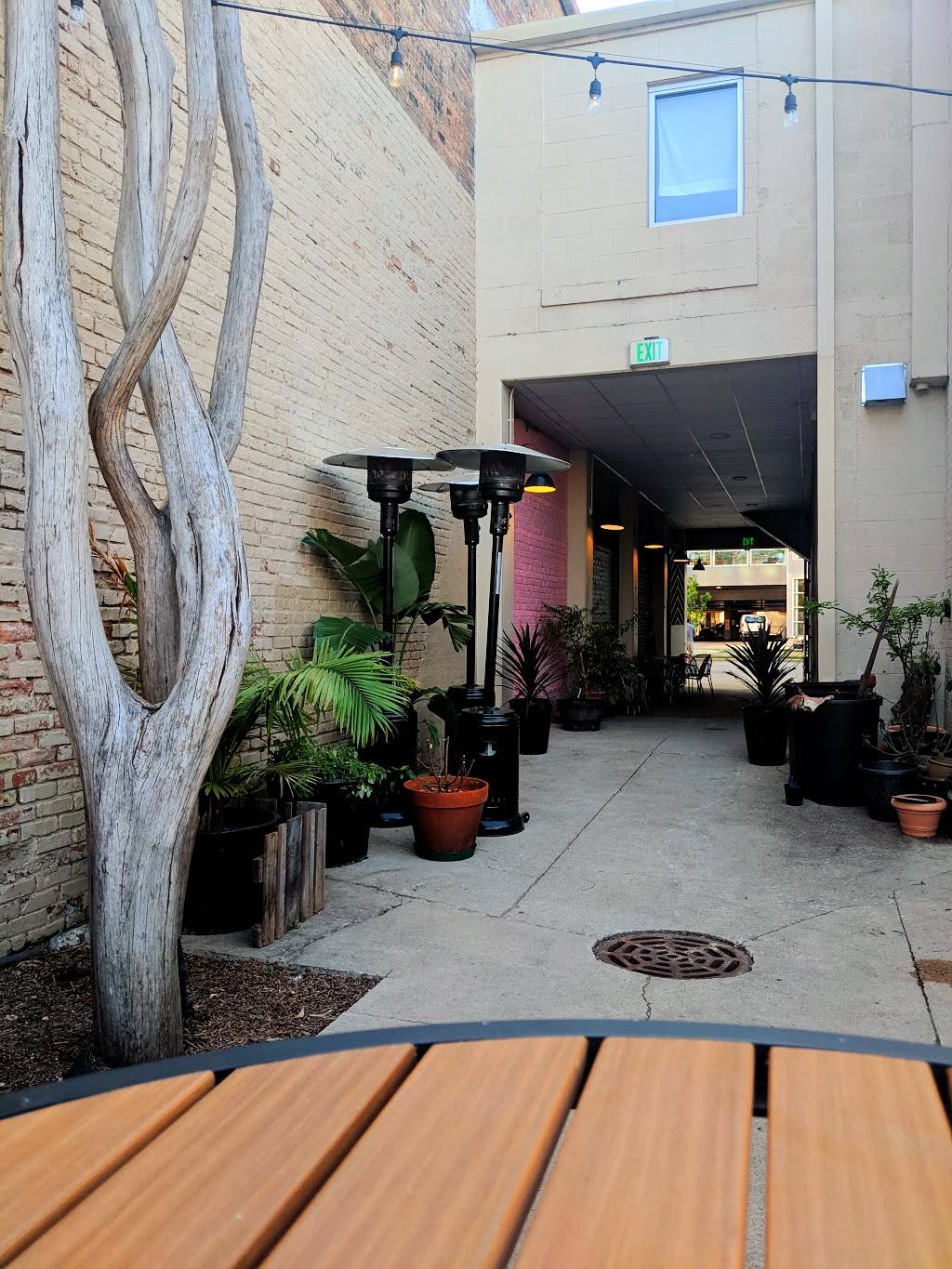 Robinia Courtyard | restaurant | 829 E Washington Ave, Madison, WI 53703, USA | 6084780181 OR +1 608-478-0181