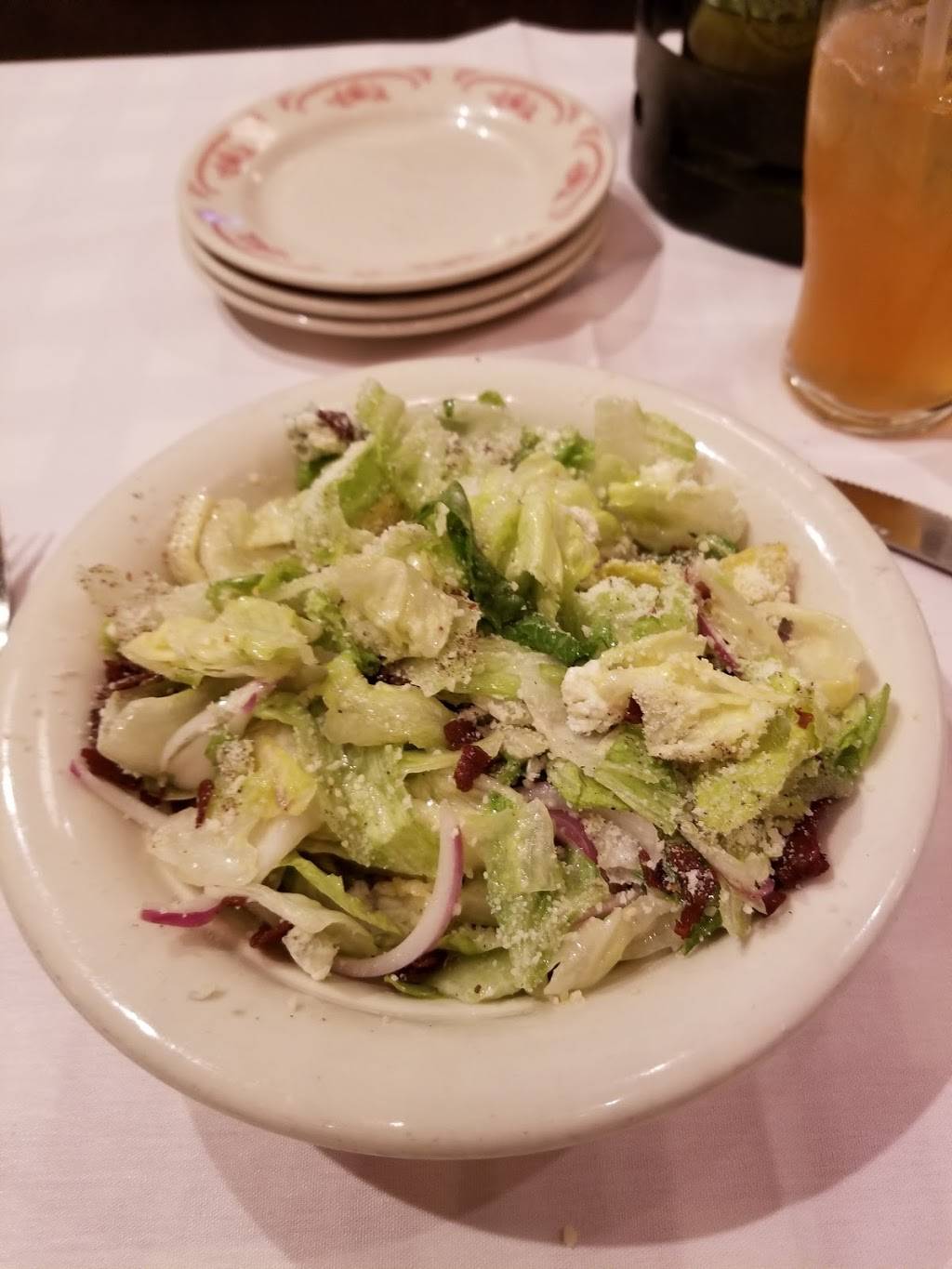 Maggianos Little Italy | restaurant | 4999 Old Orchard Shopping Ctr Space #A28, Skokie, IL 60077, USA | 8479339555 OR +1 847-933-9555