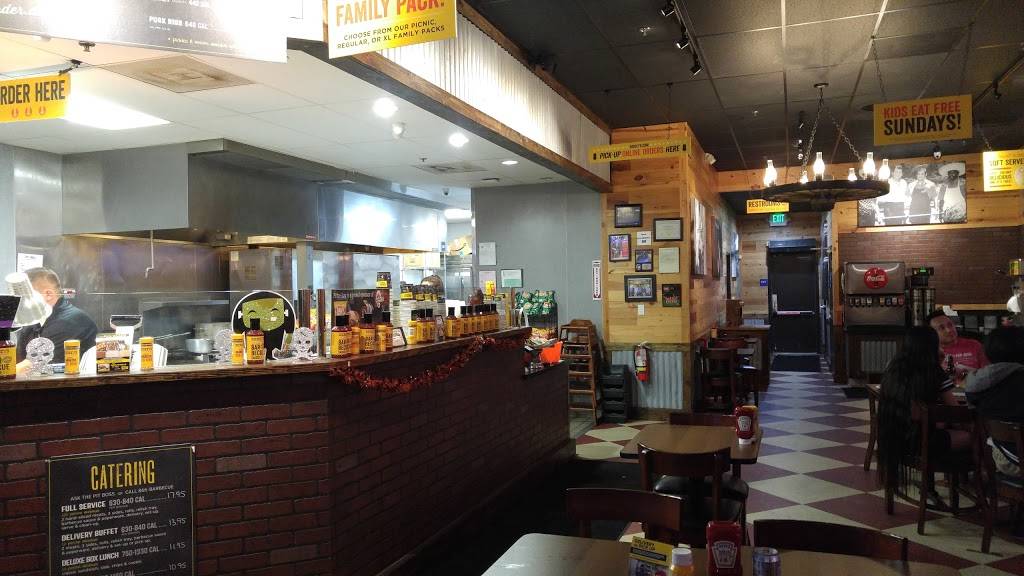 Dickeys Barbecue Pit | restaurant | 1941 W Malvern Ave, Fullerton, CA 92835, USA | 7144514620 OR +1 714-451-4620