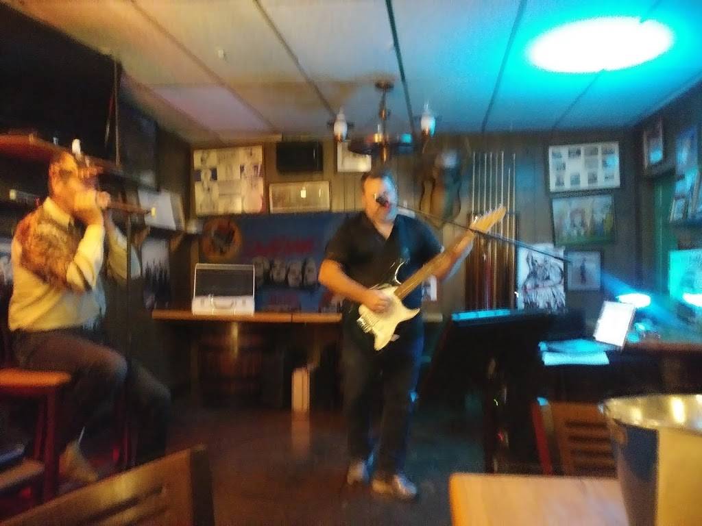 Hitching Post Inn | restaurant | 7314 Fegenbush Ln, Louisville, KY 40228, USA | 5022394724 OR +1 502-239-4724