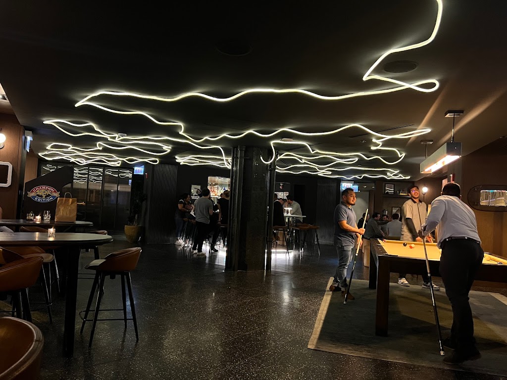 Clever Coyote | restaurant | 2018 W North Ave, Chicago, IL 60647, USA | 8723153050 OR +1 872-315-3050