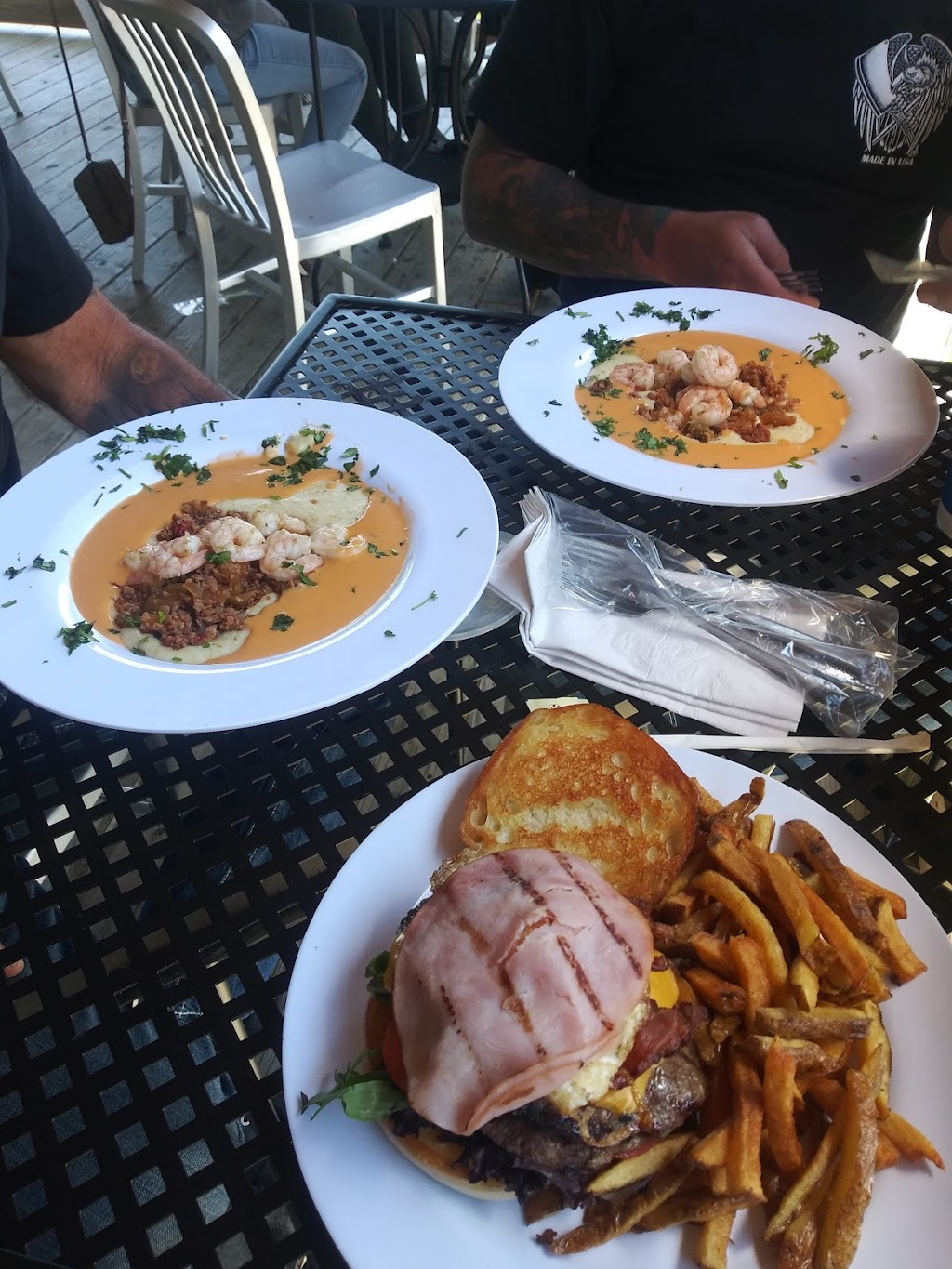 The Sandbar | restaurant | 1 Marina Dr, Selma, AL 36701, USA | 3348771444 OR +1 334-877-1444