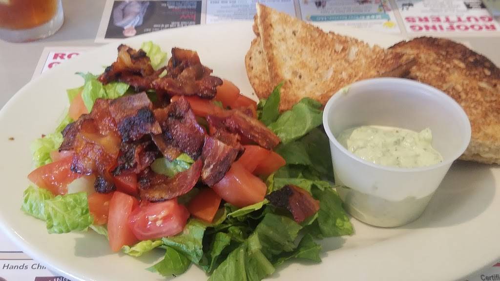 Wallingford Center Street Luncheonette | restaurant | 18 Center St, Wallingford, CT 06492, USA | 2032693447 OR +1 203-269-3447