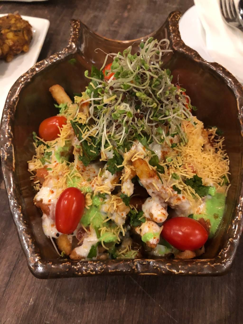 Daal Roti | restaurant | 25 Watline Ave #16,17, Mississauga, ON L4Z 2Z1, Canada | 9056960055 OR +1 905-696-0055