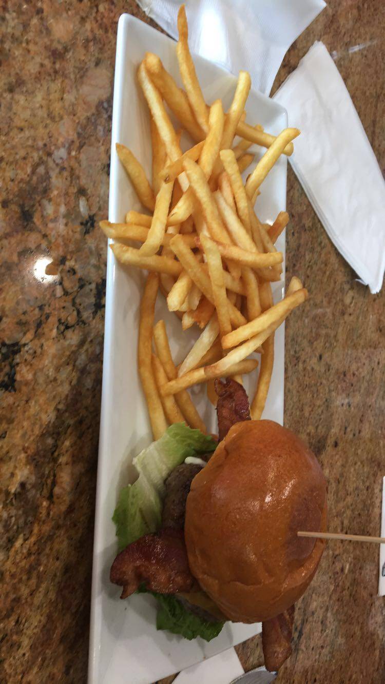 Mykes Cafe | cafe | 13171 Van Nuys Blvd, Pacoima, CA 91331, USA | 8188904815 OR +1 818-890-4815