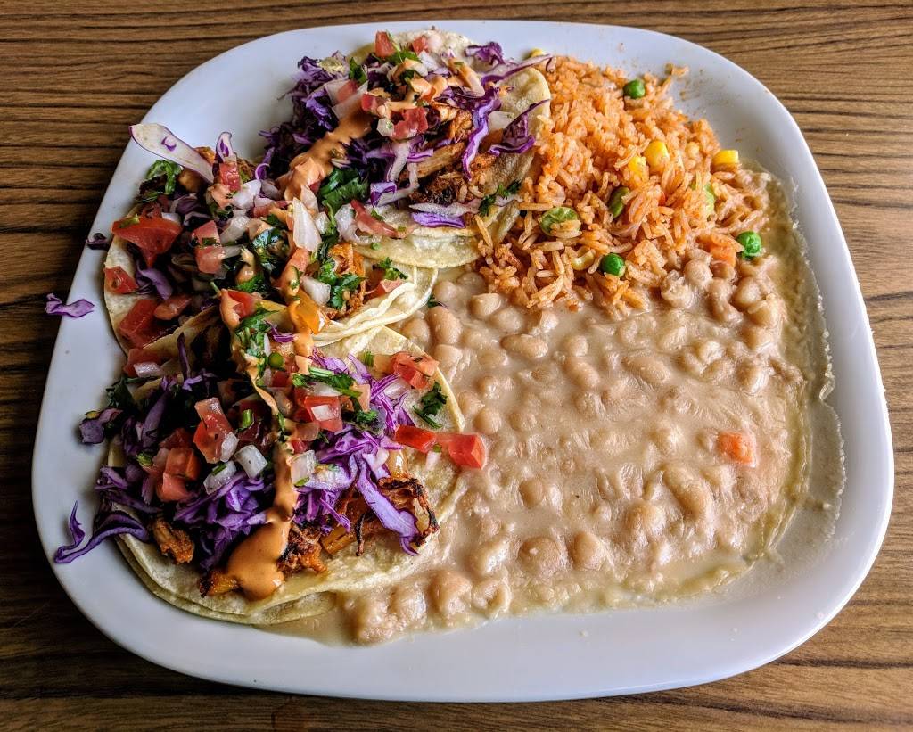 La Charrita Restaurant Mexican & Sea-Food | restaurant | 24225 Main St, Newhall, CA 91321, USA | 6612881204 OR +1 661-288-1204