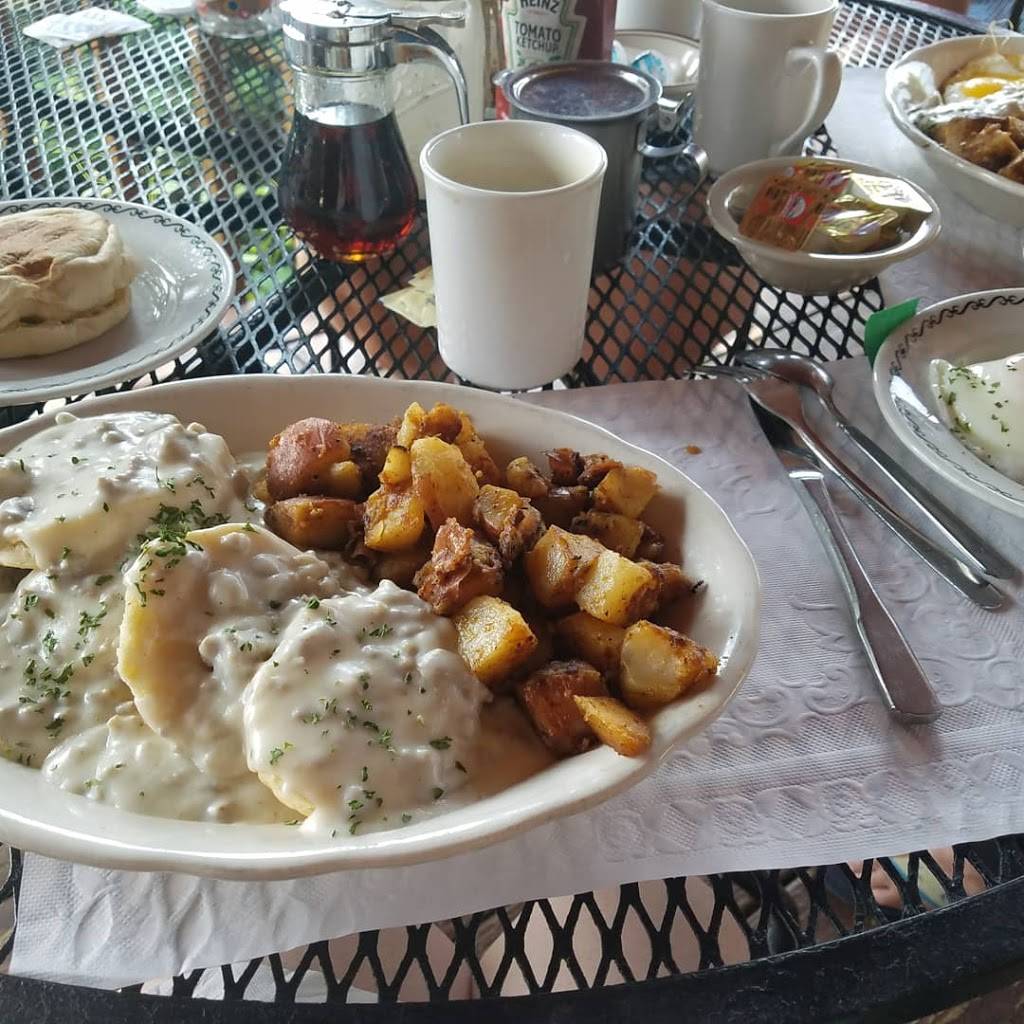 Christines Restaurant - Lake George | restaurant | 3017 Lake Shore Dr, Lake George, NY 12845, USA | 5186855228 OR +1 518-685-5228