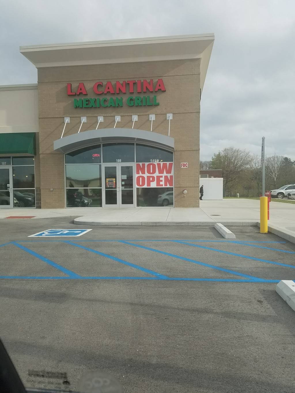 La Cantina Mexican Restaurant | restaurant | 5450 E Fall Creek Pkwy N Dr, Indianapolis, IN 46226, USA | 3175463508 OR +1 317-546-3508