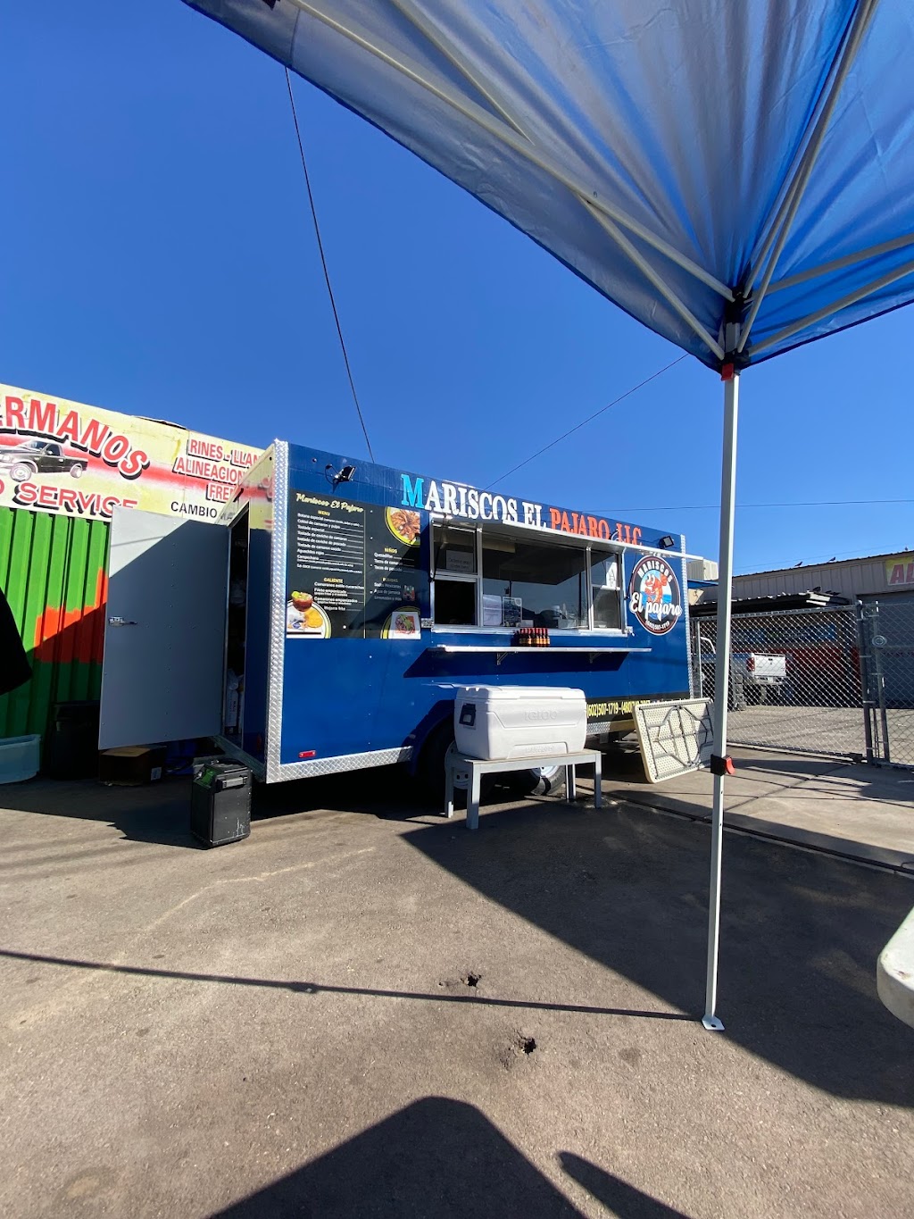 Mariscos El Pajaro | restaurant | 2445 W Van Buren St, Phoenix, AZ 85009, USA | 6025071719 OR +1 602-507-1719