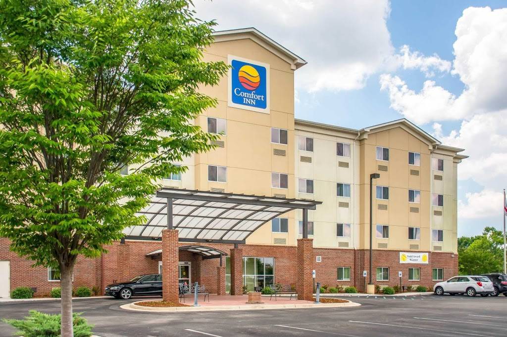 Comfort Inn Huntsville near University | restaurant | 4725 University Dr, Huntsville, AL 35816, USA | 2565622525 OR +1 256-562-2525