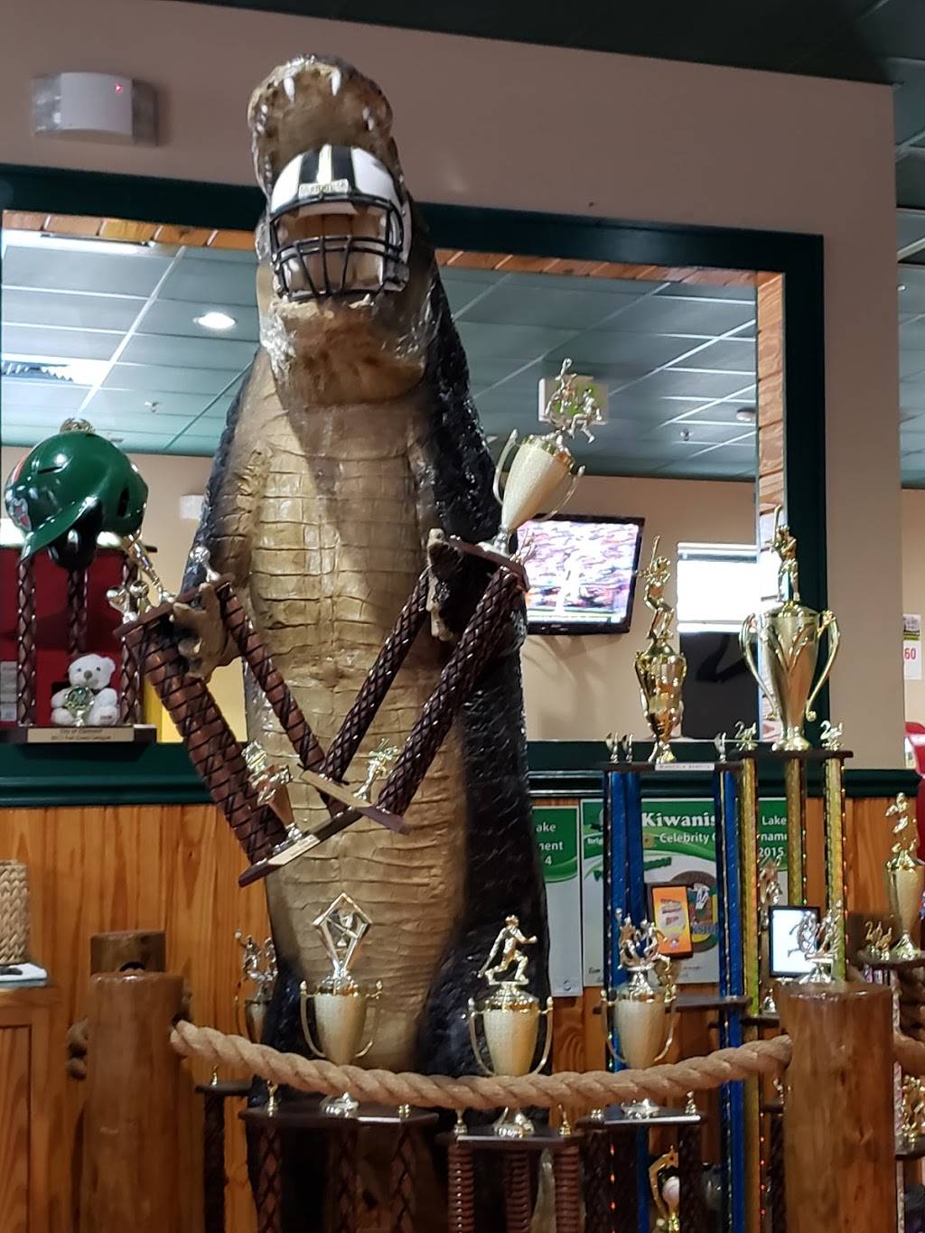 Gators Dockside | restaurant | 1200 Oakley Seaver Dr, Clermont, FL 34711, USA | 3522421825 OR +1 352-242-1825