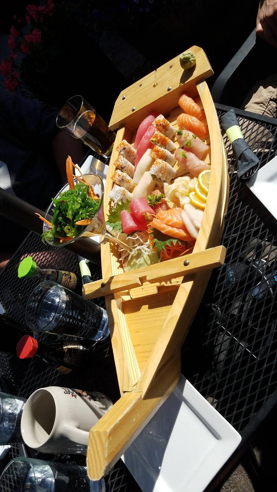 Bangkok Happy Bowl Thai Bistro and Sushi Bar | restaurant | 103.5 N Main St, Breckenridge, CO 80424, USA | 9705479998 OR +1 970-547-9998