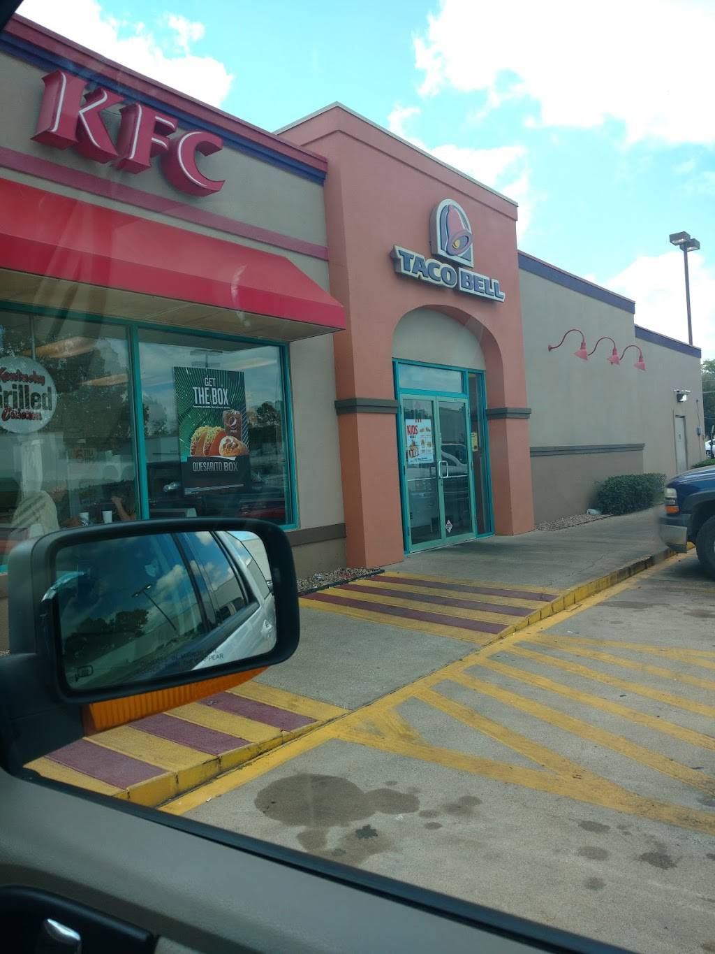 Taco Bell | meal takeaway | 404 N Wood St, Gilmer, TX 75644, USA | 9038434377 OR +1 903-843-4377