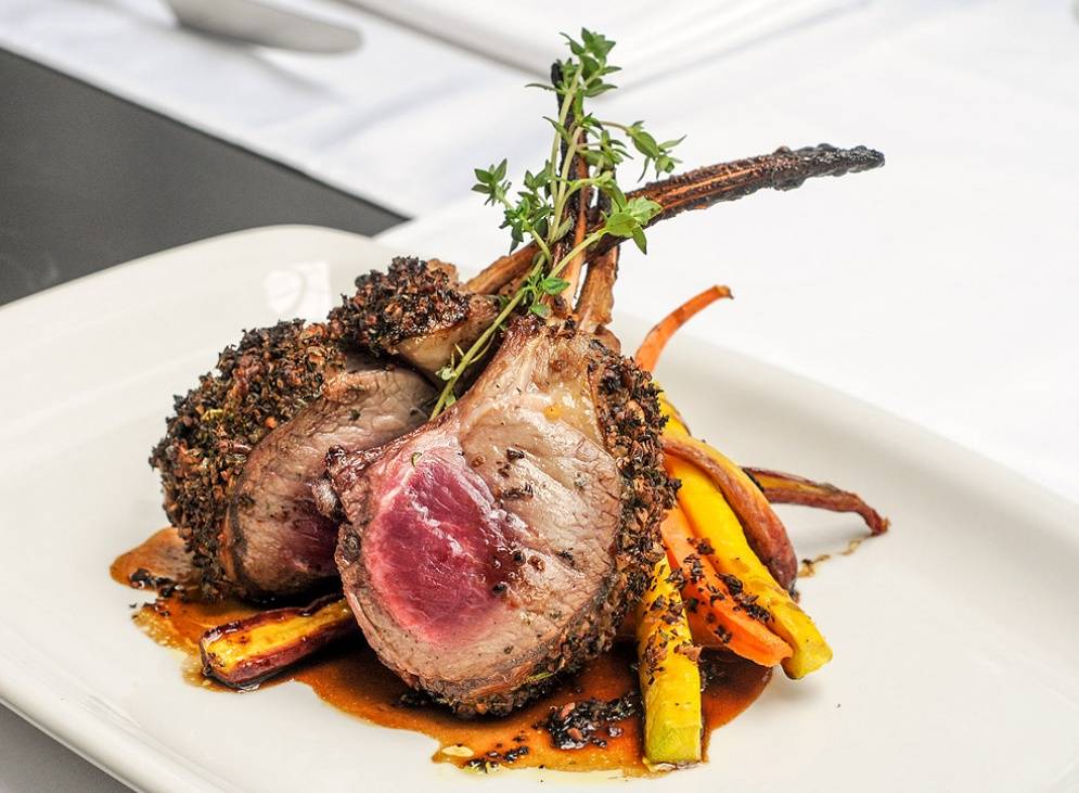 17 Steakhouse & Bar | restaurant | 5165 Dixie Rd, Mississauga, ON L4W 4G1, Canada | 9056141701 OR +1 905-614-1701