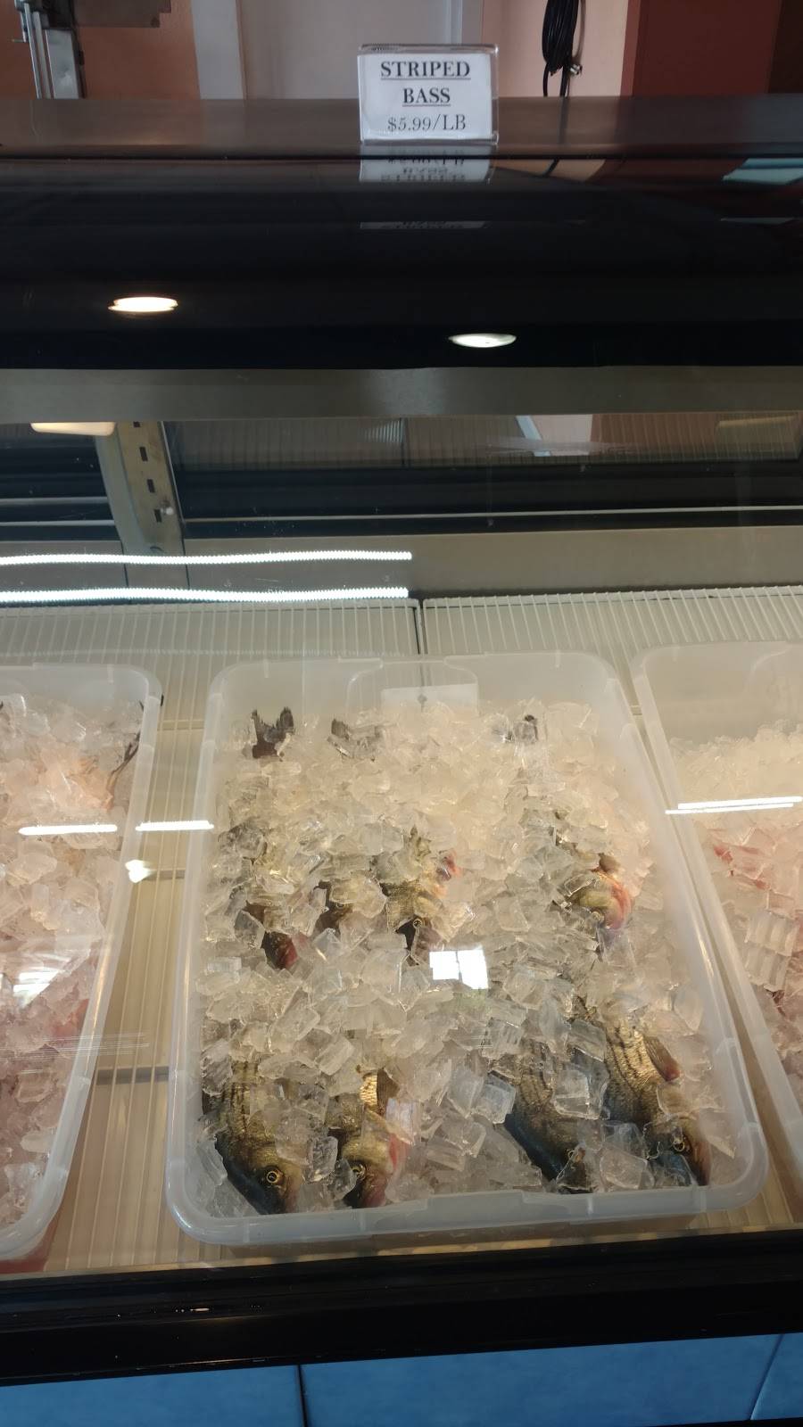 Moons Wings & Seafood Market | restaurant | 1588 Eisenhower Pkwy, Macon, GA 31206, USA | 4787818880 OR +1 478-781-8880