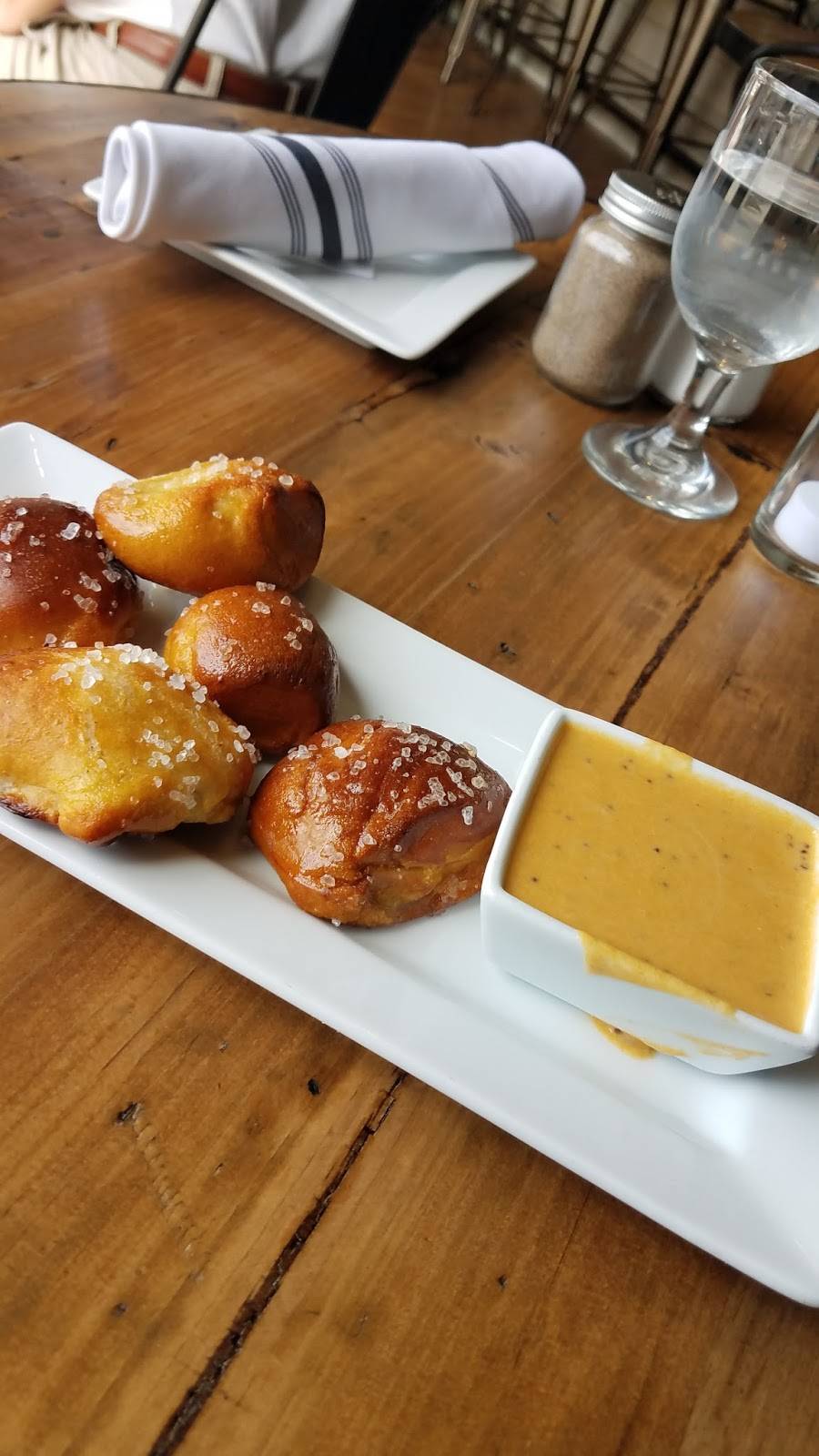 Devils Acre Tavern | restaurant | 5691 Easton Rd, Doylestown, PA 18902, USA | 2157661968 OR +1 215-766-1968