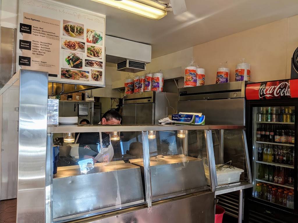 Lillys Taqueria | restaurant | 3408, 310 Chapala St, Santa Barbara, CA 93101, USA | 8059669180 OR +1 805-966-9180