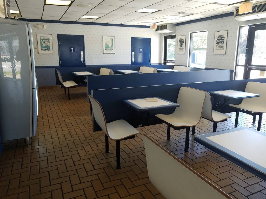 White Castle | restaurant | 21400 Woodward Ave, Ferndale, MI 48220, USA | 2485417220 OR +1 248-541-7220