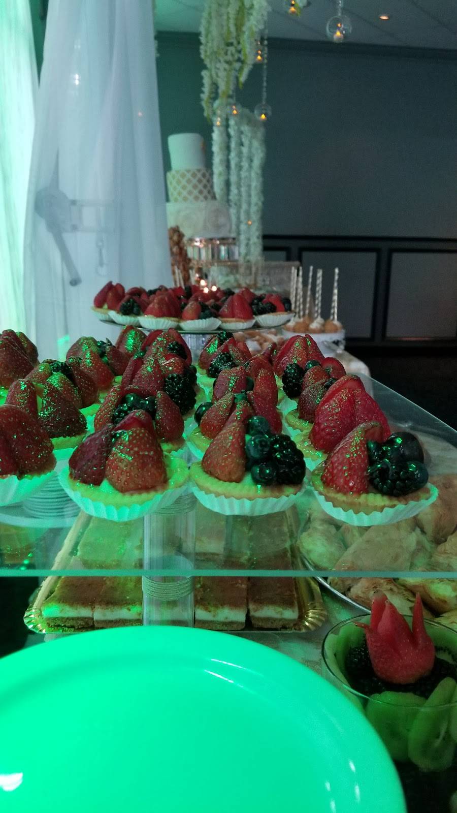 El Mazaj | restaurant | 5307 Canotek Rd #100, Gloucester, ON K1J 9M2, Canada | 6137413000 OR +1 613-741-3000