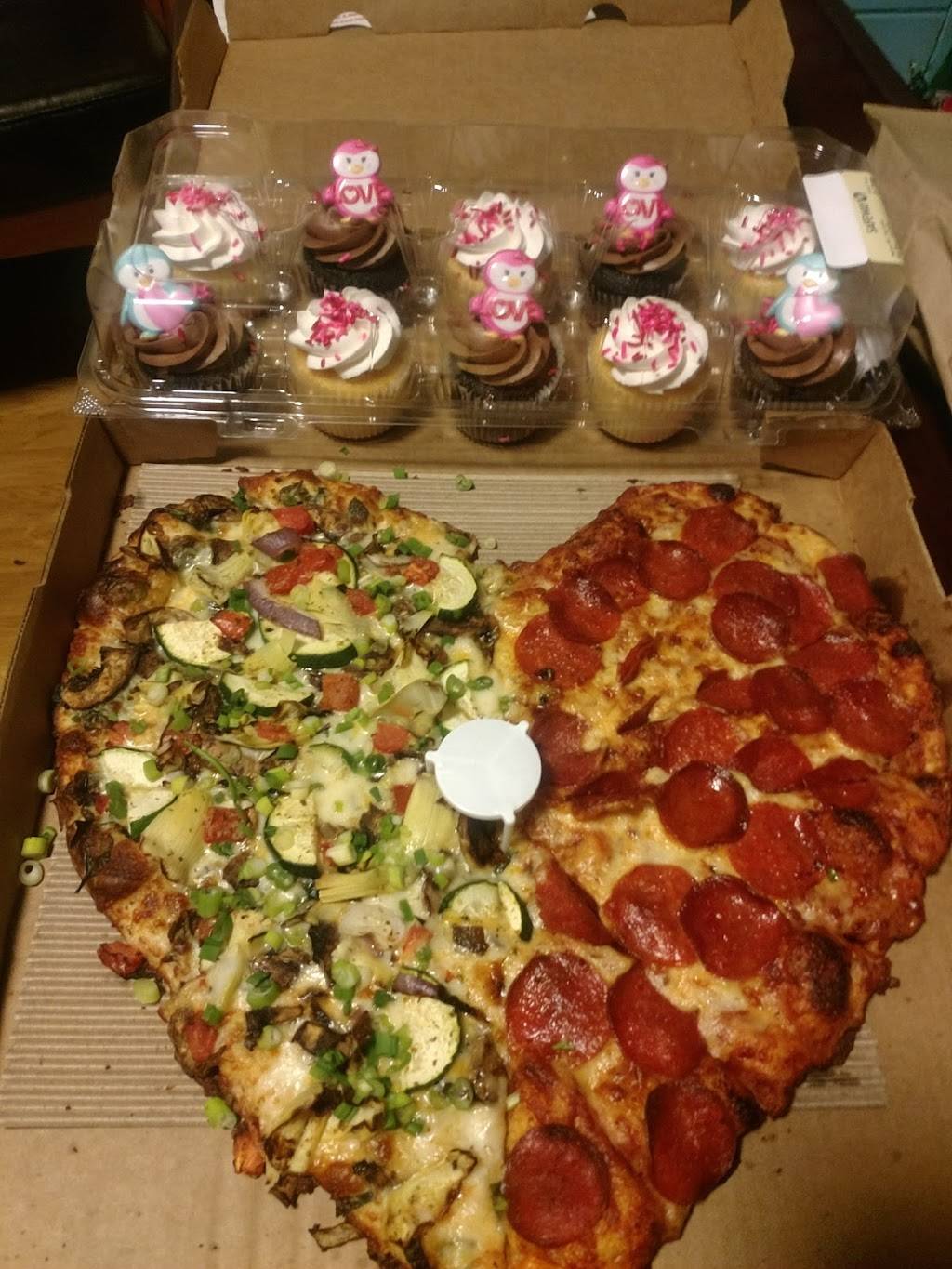 Round Table Pizza | meal delivery | 10375 Folsom Blvd, Rancho Cordova, CA 95670, USA | 9163622348 OR +1 916-362-2348