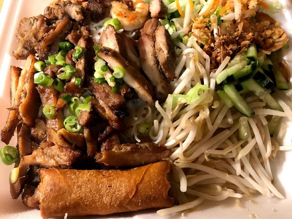 Pho Hot | restaurant | 6696 Lonetree Blvd, Rocklin, CA 95765, USA | 9167812858 OR +1 916-781-2858
