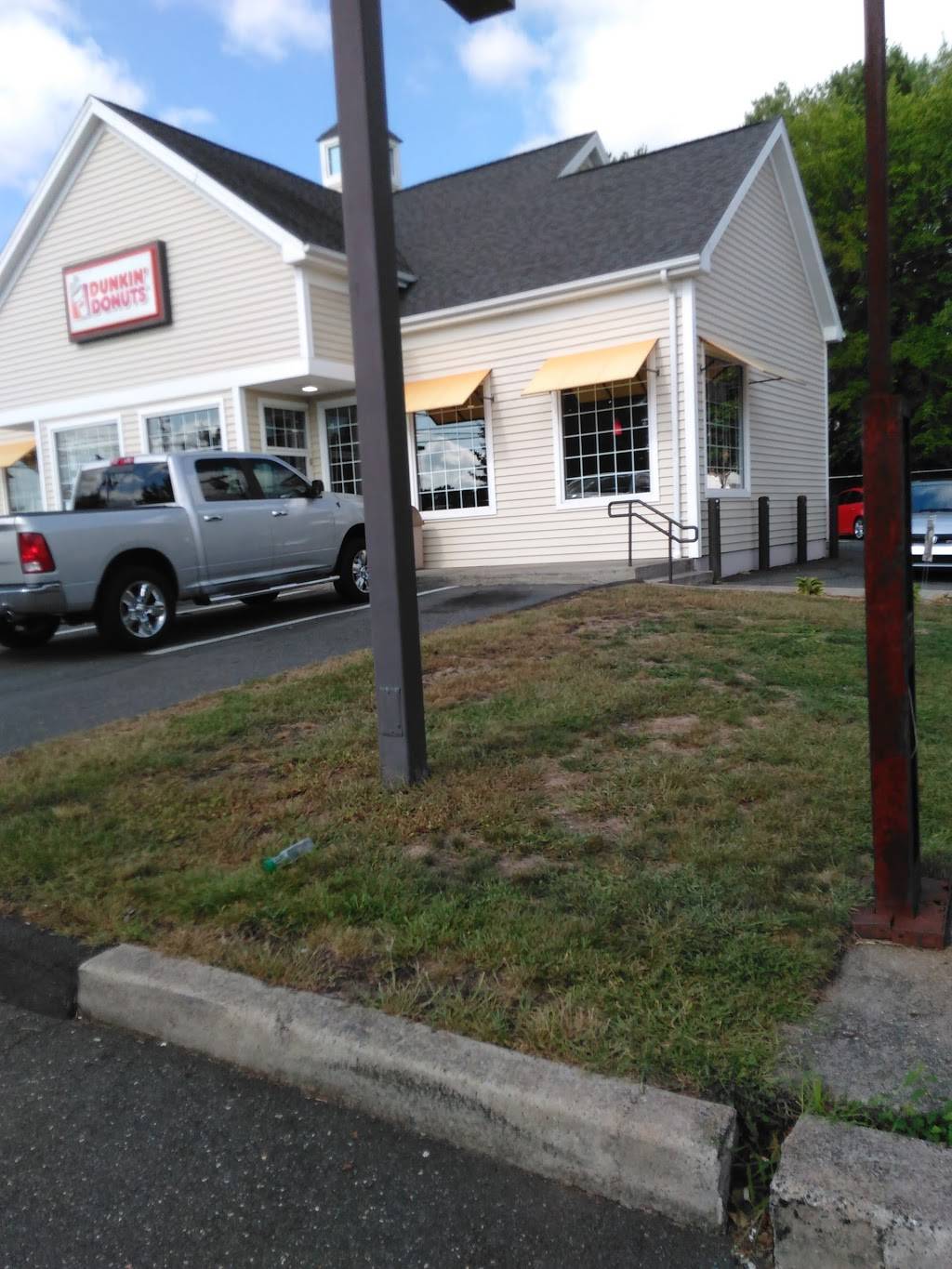 Dunkin | cafe | 1900 Dixwell Ave, Hamden, CT 06514, USA | 2032811640 OR +1 203-281-1640