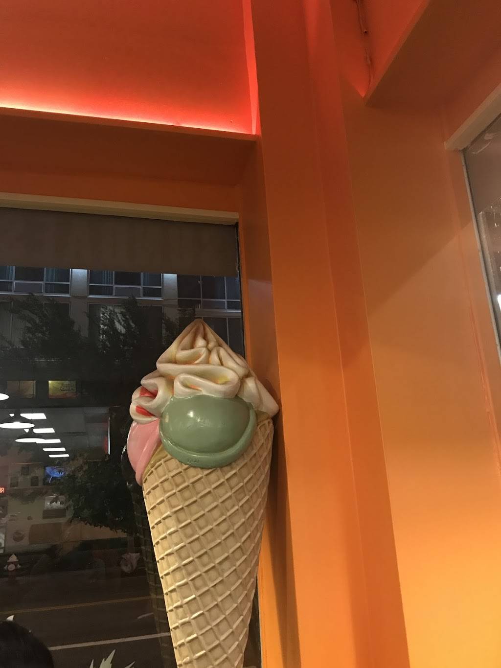 Pizza Hut | meal takeaway | 531 N Birdneck Rd, Virginia Beach, VA 23451, USA | 7574222799 OR +1 757-422-2799