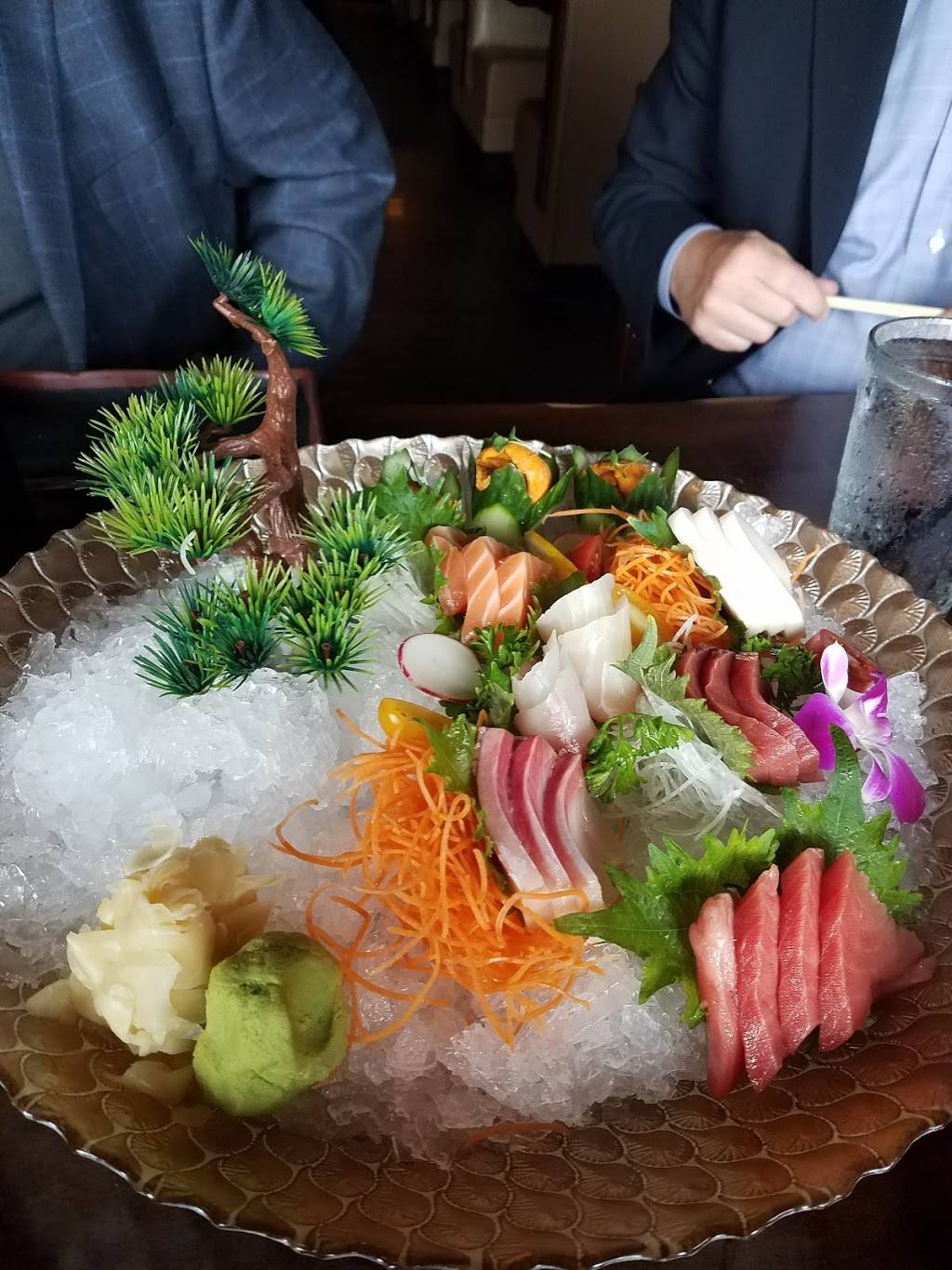 Dao Japanese Steakhouse Sushi & Bar | restaurant | 200 Burr Ridge Pkwy, Burr Ridge, IL 60527, USA | 6307895888 OR +1 630-789-5888