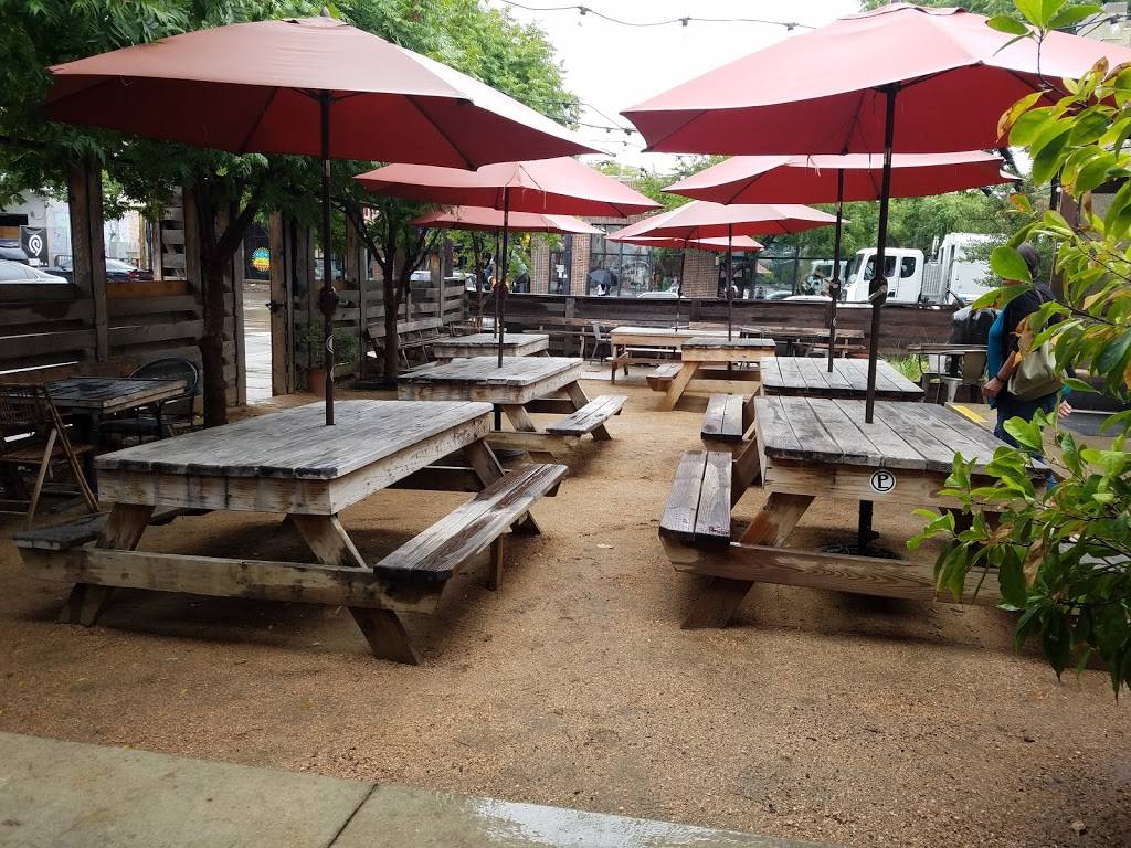 Pecan Lodge | restaurant | 2702 Main St, Dallas, TX 75226, USA | 2147488900 OR +1 214-748-8900