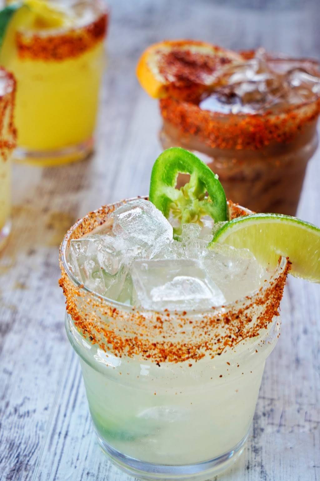 Perla Negra Mariscos | restaurant | 235 S Bolingbrook Dr, Bolingbrook, IL 60440, USA | 6304130000 OR +1 630-413-0000