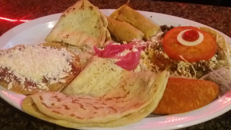 Mi Pueblo Catracho | restaurant | 2049 Wirt Rd, Houston, TX 77055, USA | 8325169998 OR +1 832-516-9998