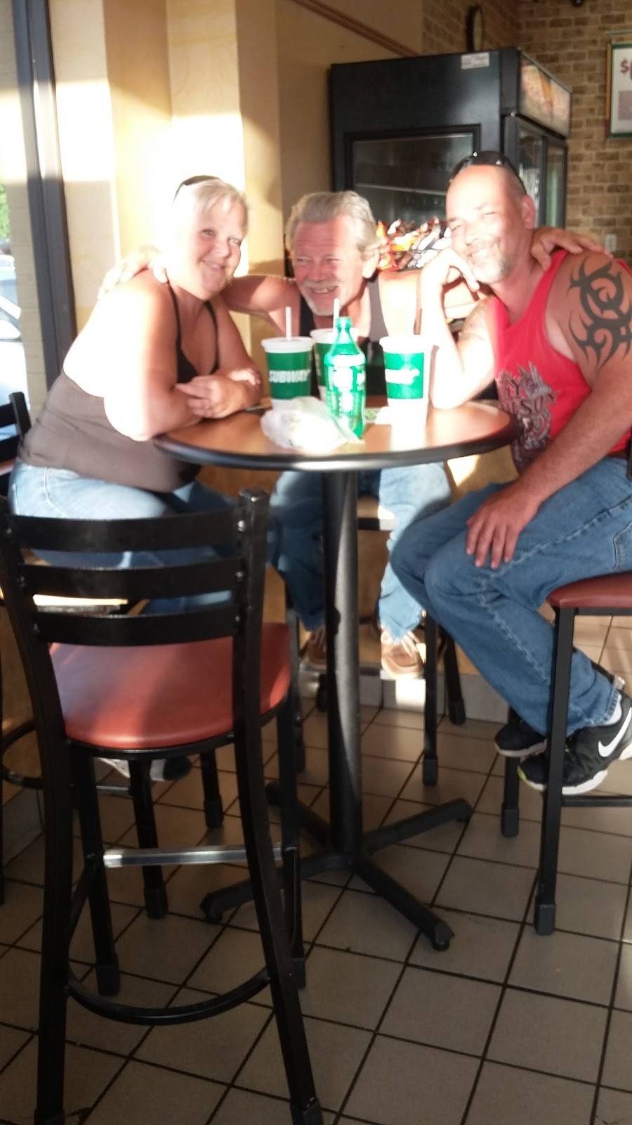 Subway | restaurant | 337 N Main St, Summerville, SC 29483, USA | 8438750900 OR +1 843-875-0900