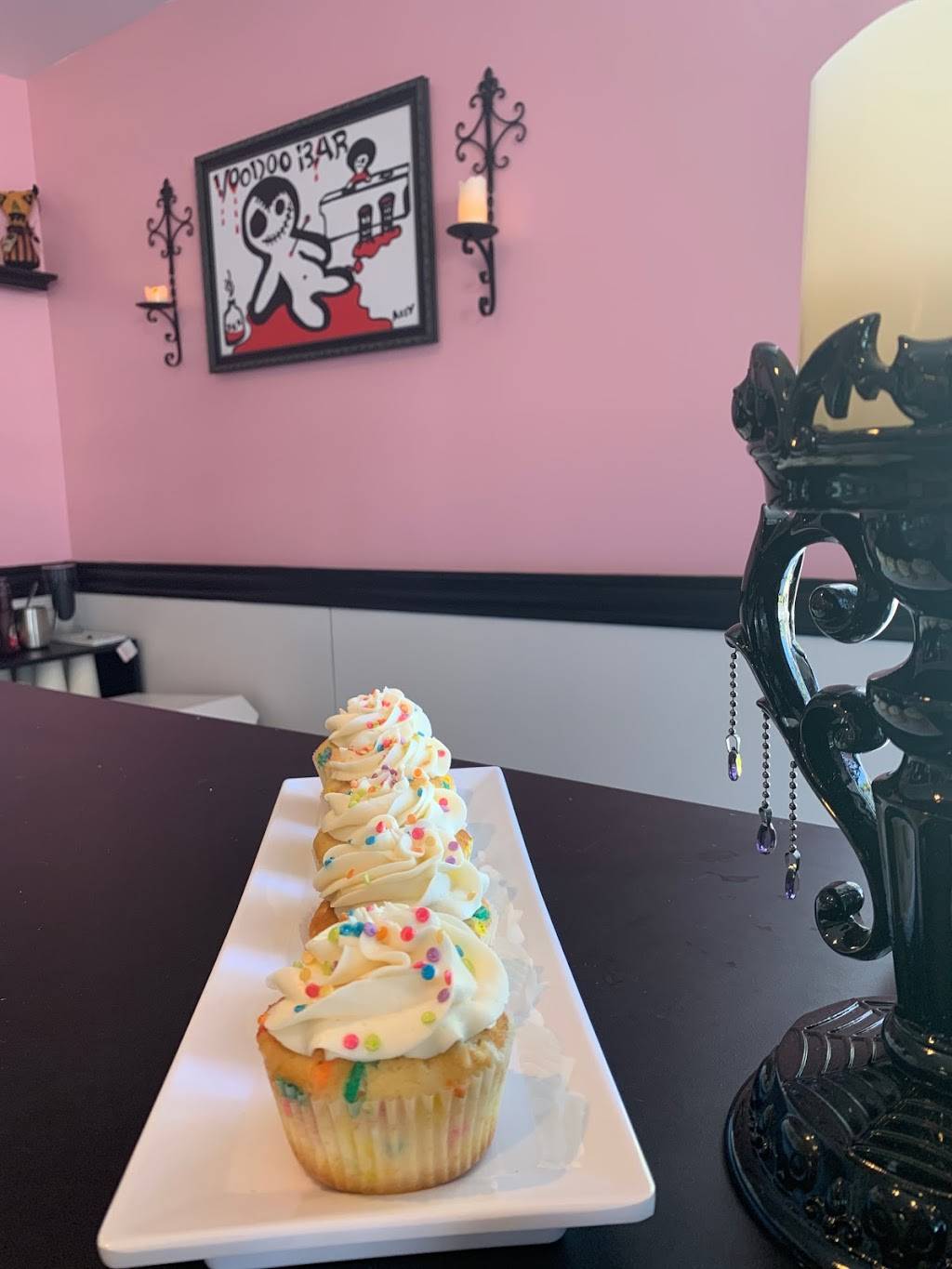 Voodoo Cupcakes and Barkery | restaurant | 2100 E Katella Ave Suite 100, Anaheim, CA 92806, USA | 9493167585 OR +1 949-316-7585