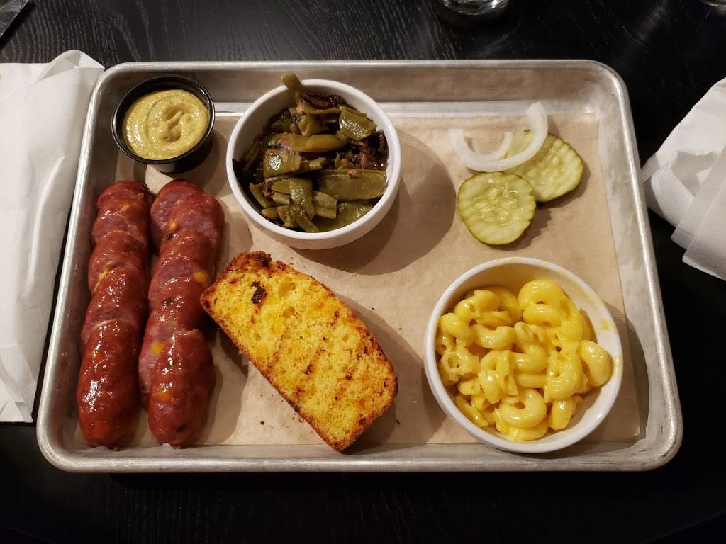 SmokeWorks | restaurant | 121 N College Ave, Bloomington, IN 47404, USA | 8122878190 OR +1 812-287-8190