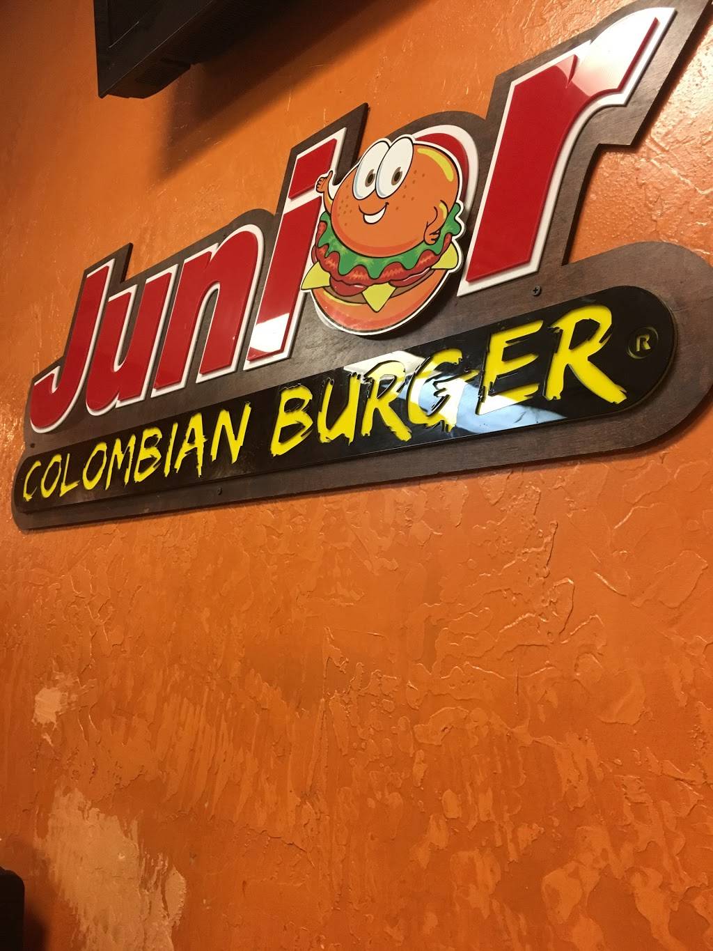 Junior Colombian Burger - South Kirkman Road | restaurant | 5389 S Kirkman Rd, Orlando, FL 32819, USA | 4073553506 OR +1 407-355-3506
