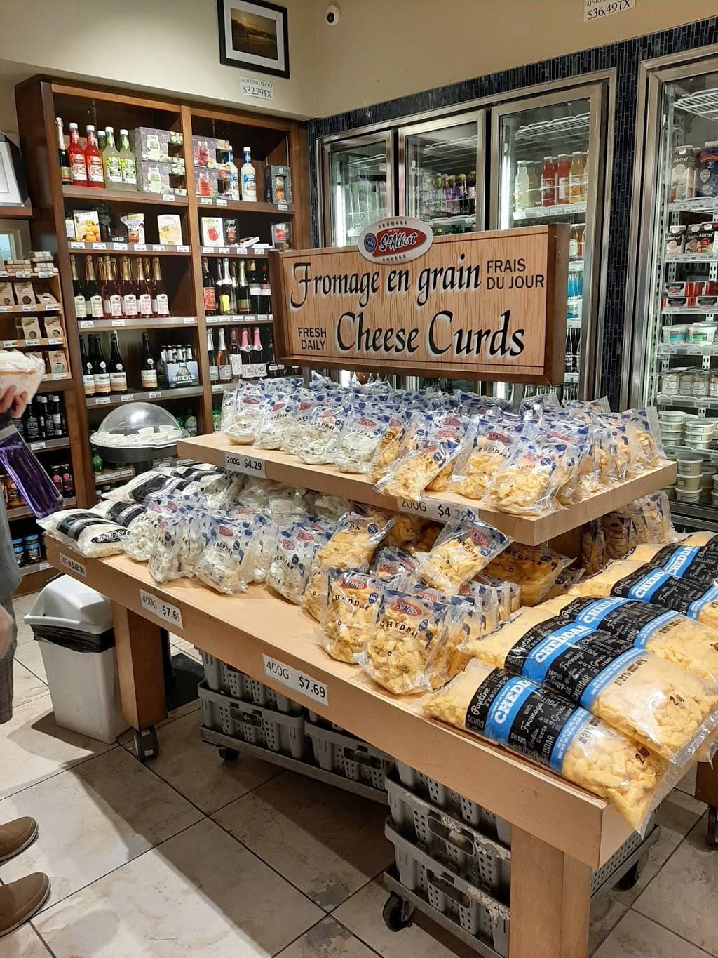 St. Albert Cheese Factory | restaurant | 150 St Paul St, St-Albert, ON K0A 3C0, Canada | 6139872806 OR +1 613-987-2806