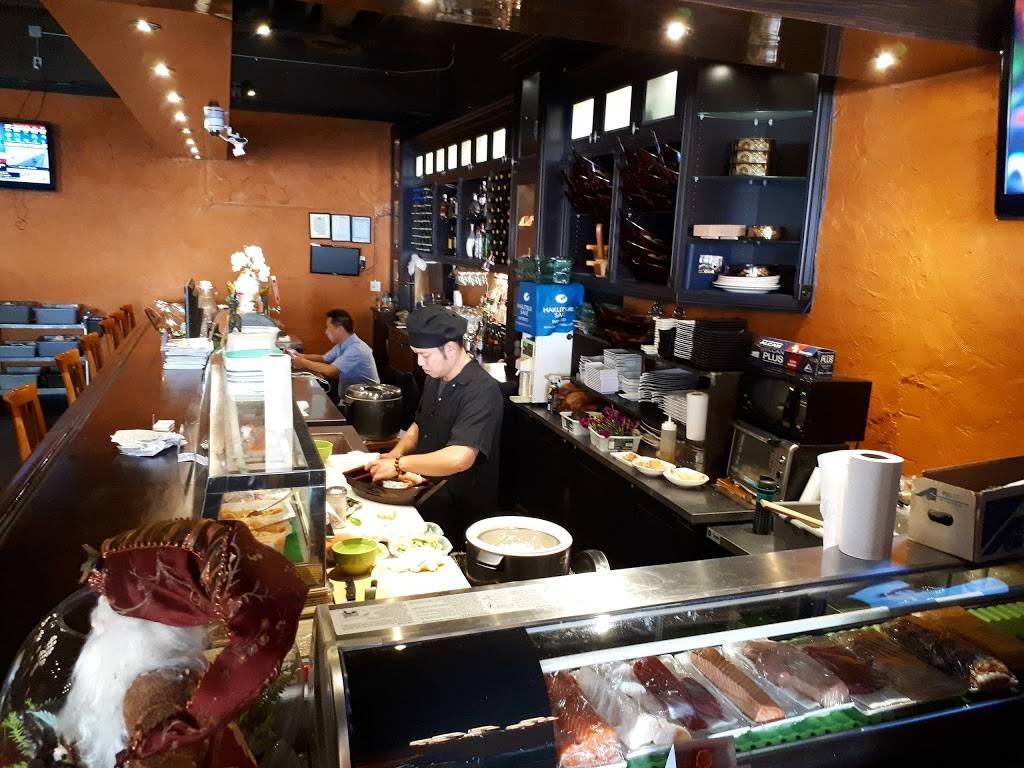 Sushi Den Teppanyaki | restaurant | 155 Wellington St E, Aurora, ON L4G 1J5, Canada | 9058413848 OR +1 905-841-3848