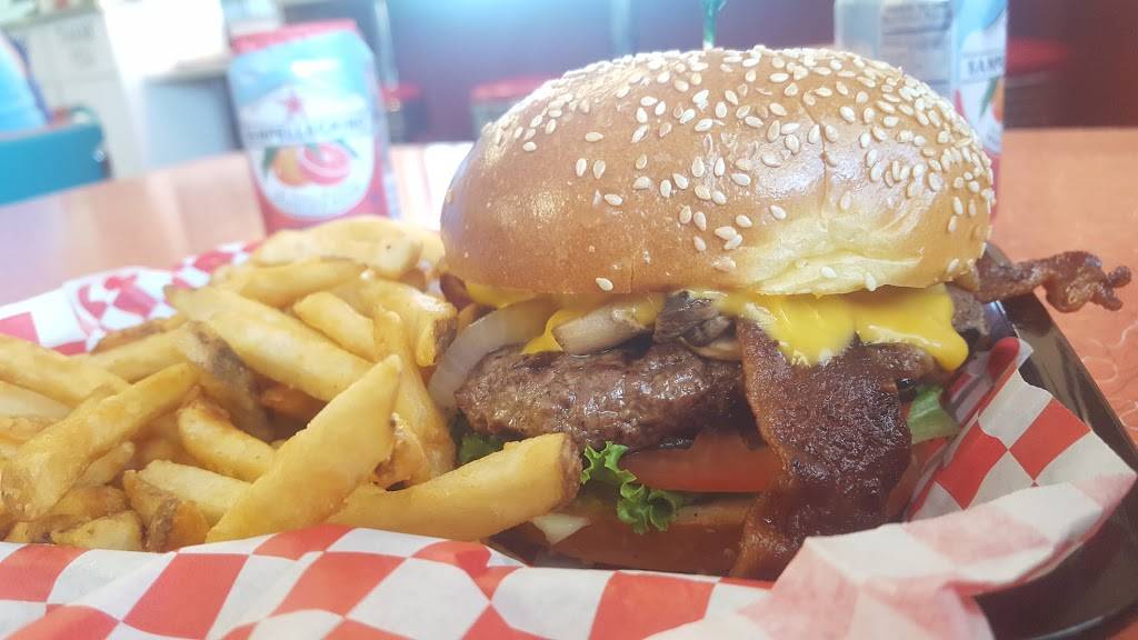 Phyllis Giant Burgers | restaurant | 4910 Sonoma Hwy, Santa Rosa, CA 95409, USA | 7075384000 OR +1 707-538-4000