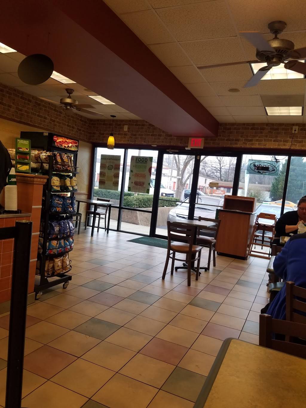 Subway | restaurant | 8558 Old Lee Hwy, Fairfax, VA 22031, USA | 7035606977 OR +1 703-560-6977