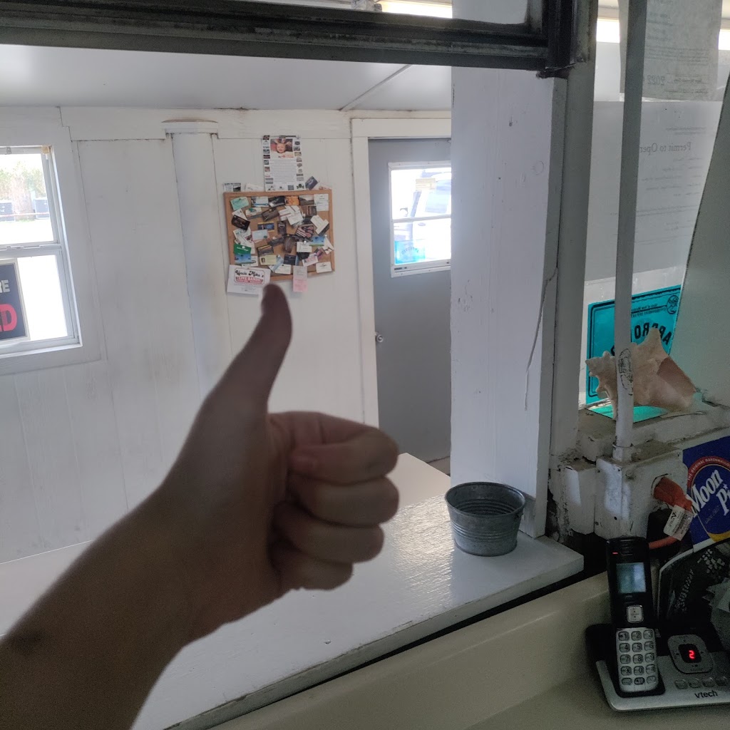 J Js Jumbo Burgers | restaurant | 708 E 1st St, Portales, NM 88130, USA | 5753566368 OR +1 575-356-6368