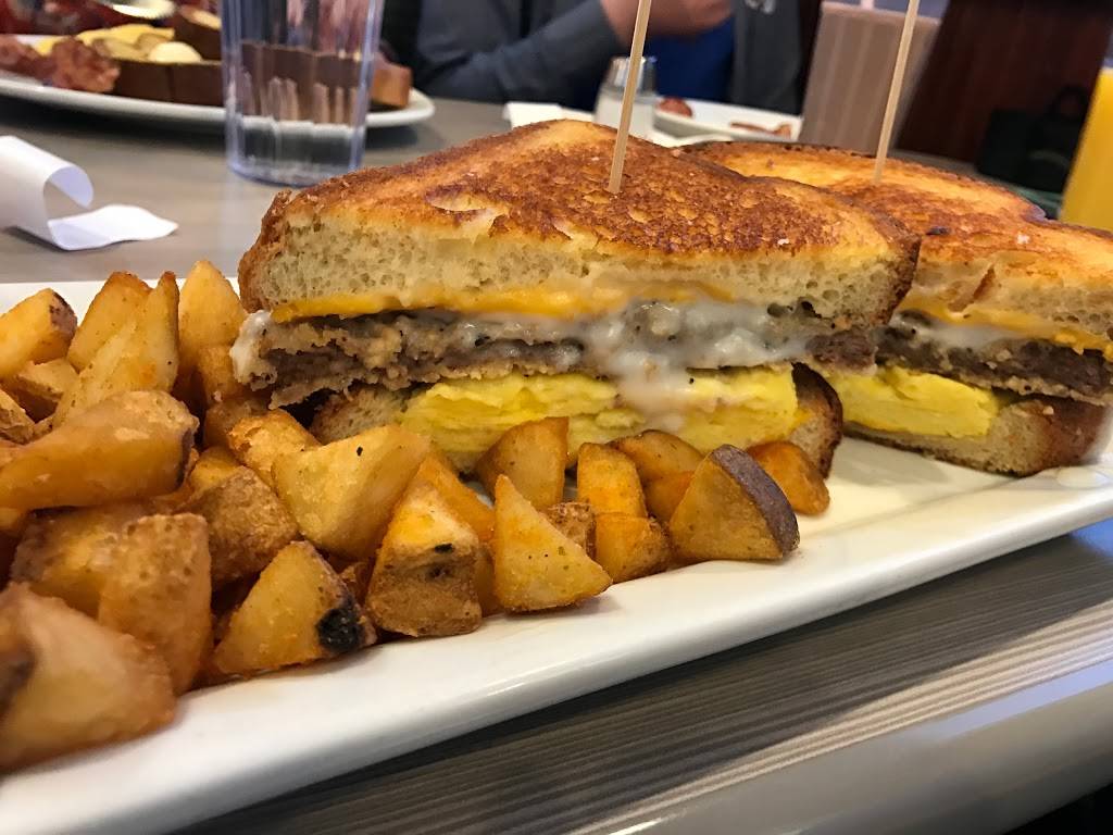 Perkins Restaurant & Bakery | restaurant | 2222 W Eisenhower Blvd, Loveland, CO 80537, USA | 9706631944 OR +1 970-663-1944