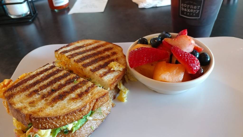 Corner Bakery Cafe | bakery | 720 NW Gilman Blvd, Issaquah, WA 98027, USA | 4256512770 OR +1 425-651-2770