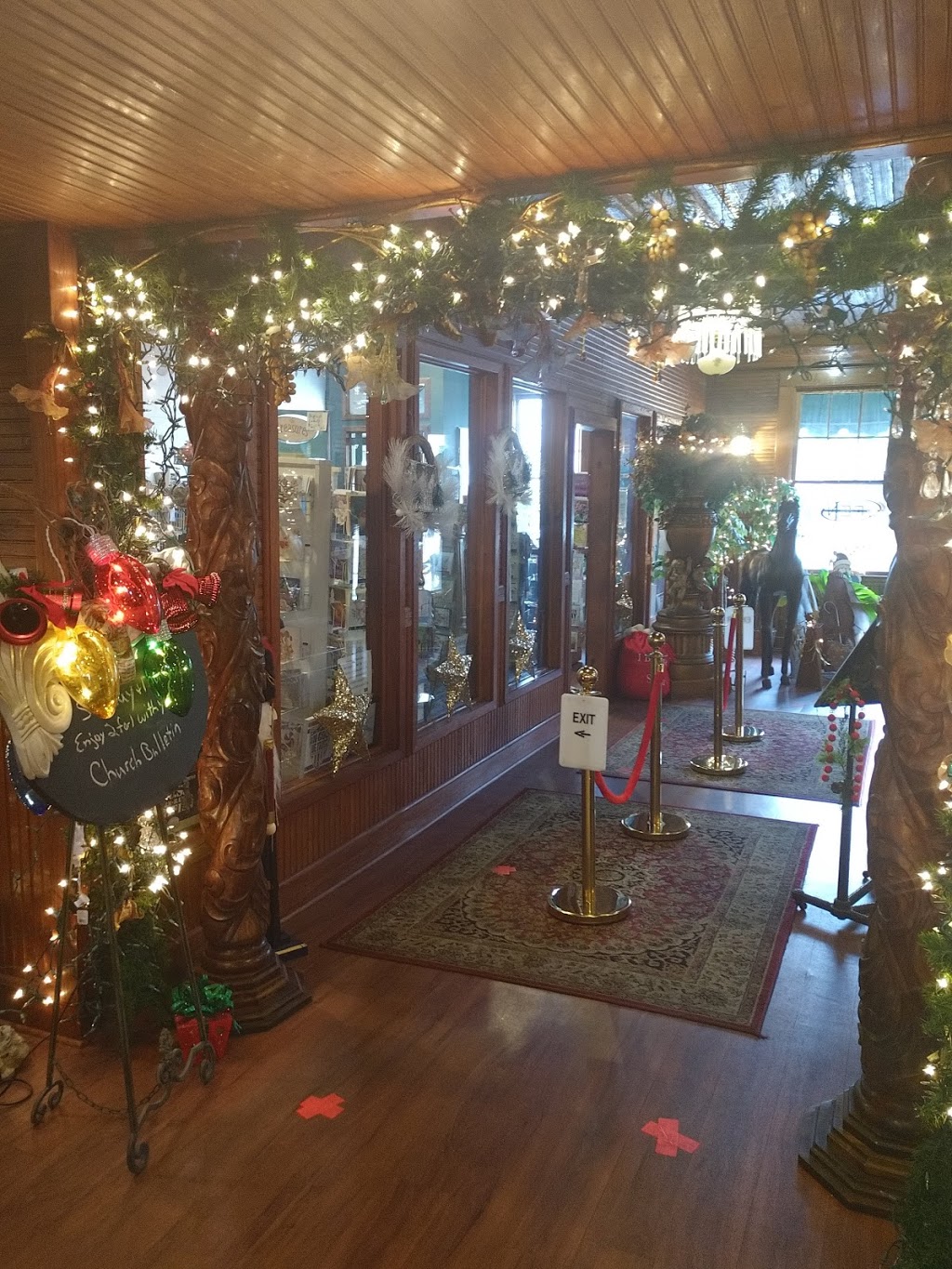 The Gift Horse Restaurant | restaurant | 209 W Laurel Ave, Foley, AL 36535, USA | 2519433663 OR +1 251-943-3663