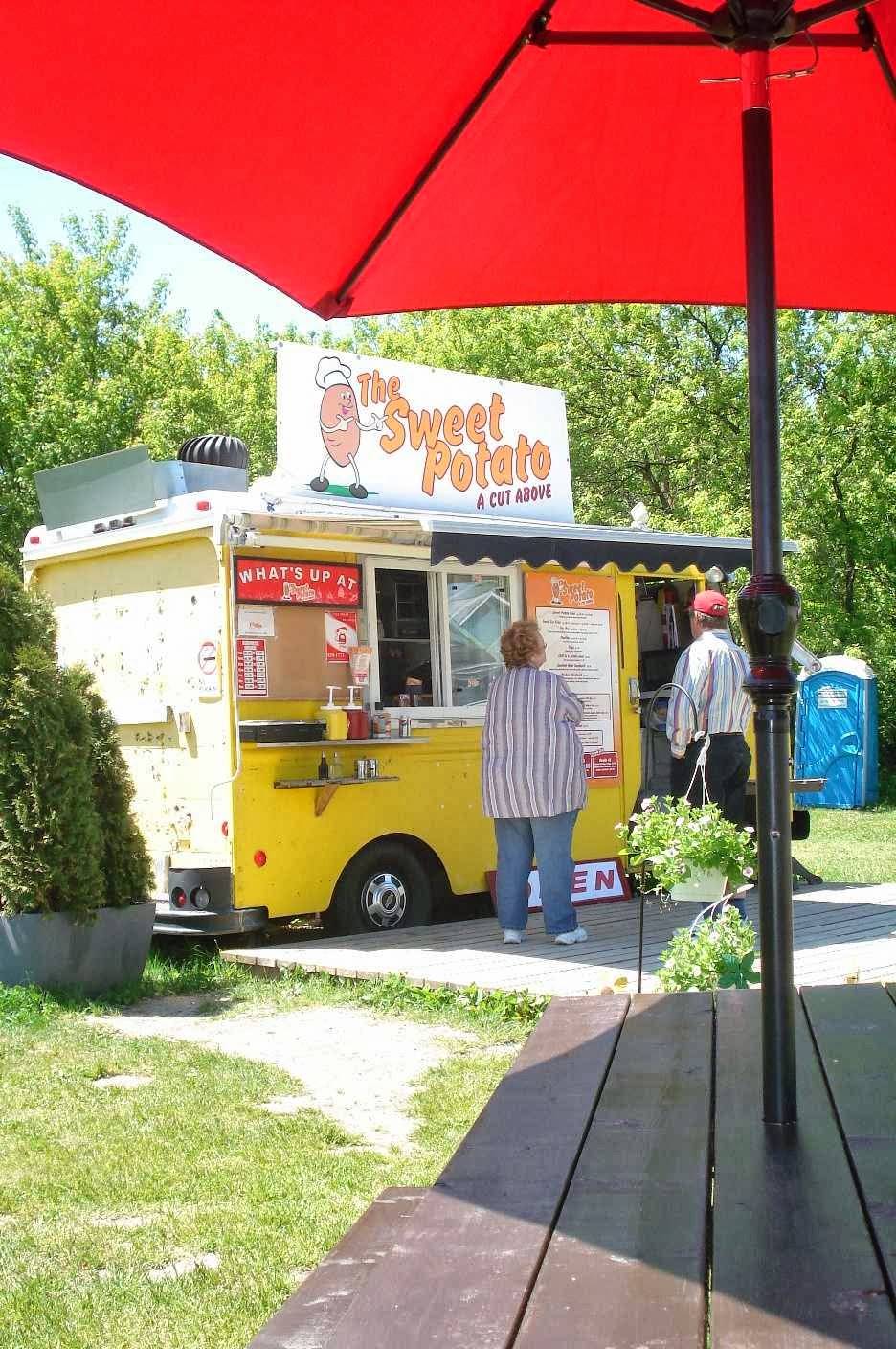 The Sweet Potato | restaurant | 405 Donald B. Munro Dr, Carp, ON K0A 1L0, Canada | 6138391773 OR +1 613-839-1773