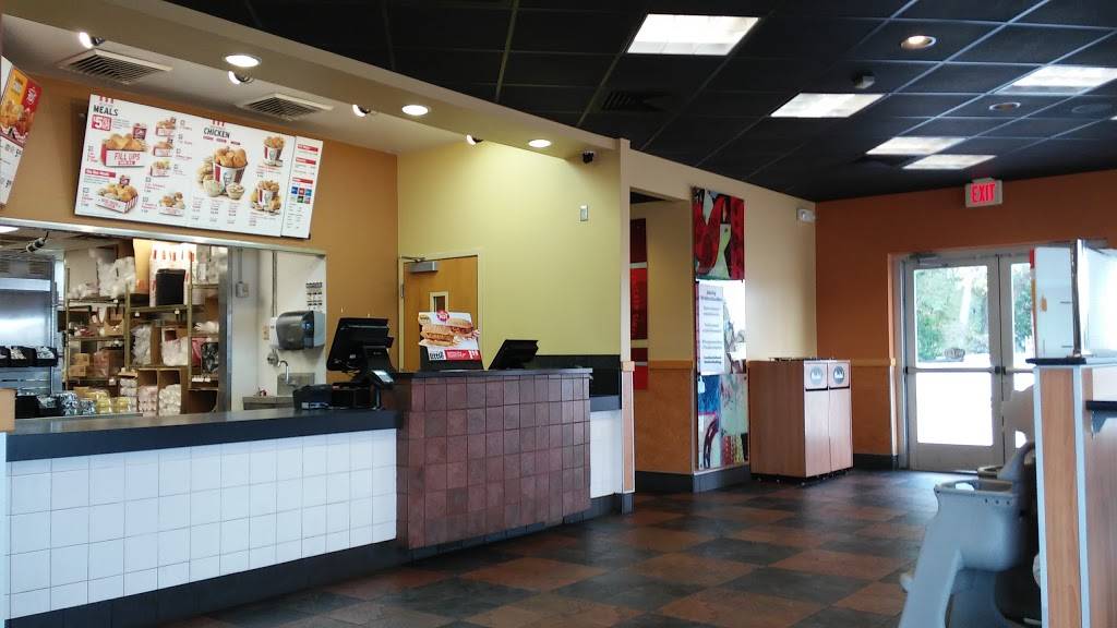 KFC | restaurant | 13677 Walsingham Rd, Largo, FL 33774, USA | 7275951220 OR +1 727-595-1220
