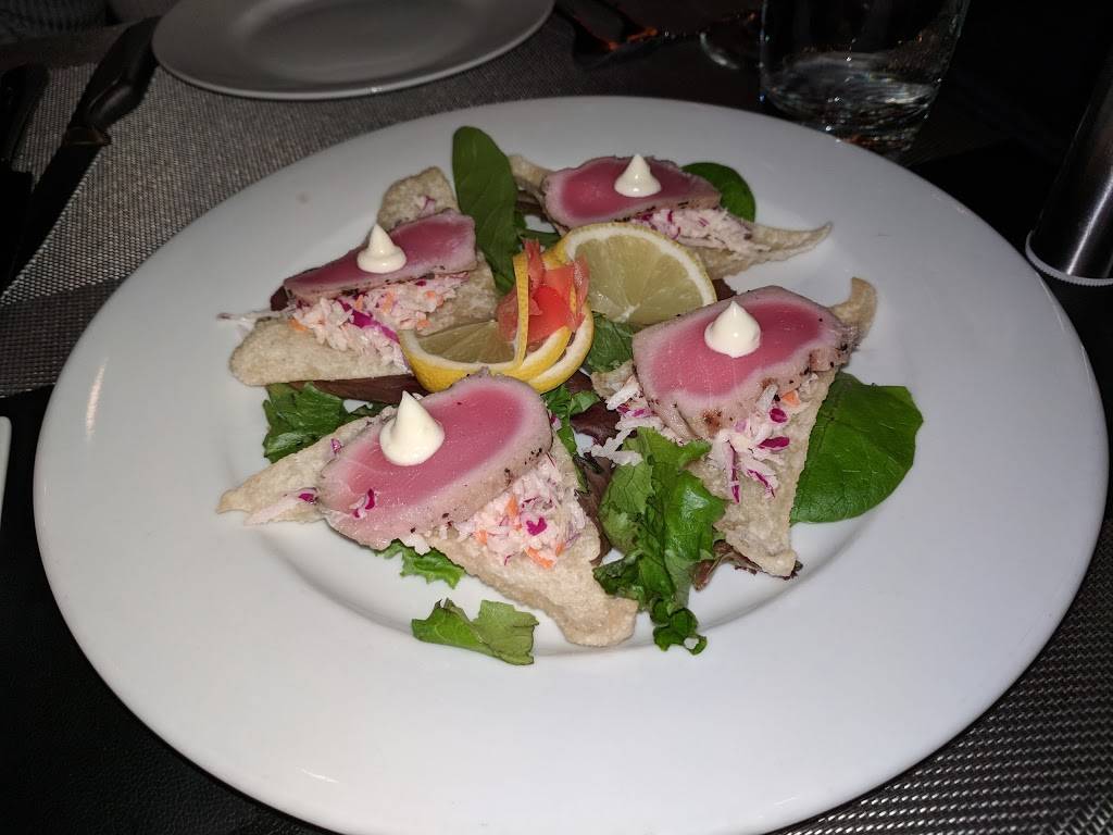 Eight Zero Zero Resto Lounge | restaurant | 903 Brookdale Ave, Cornwall, ON K6J 4P3, Canada | 6139360322 OR +1 613-936-0322