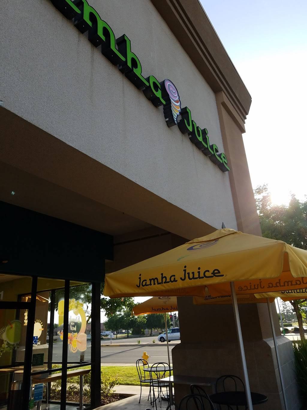 Jamba Tulare Pavilions | restaurant | 1681 Hillman St, Tulare, CA 93274, USA | 5596861857 OR +1 559-686-1857