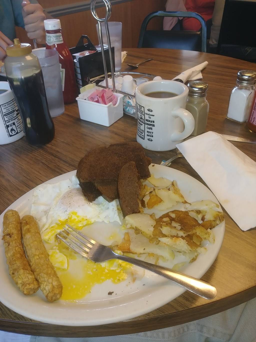 Nenas Cooper Cafe | restaurant | 7759 Douglas Ave, Kalamazoo, MI 49009, USA | 2693832960 OR +1 269-383-2960